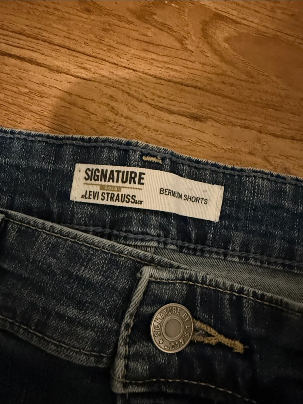 Signature by Levi Strauss Dark Blue Cuffed Denim Bermuda Shorts - Picture 3 of 4